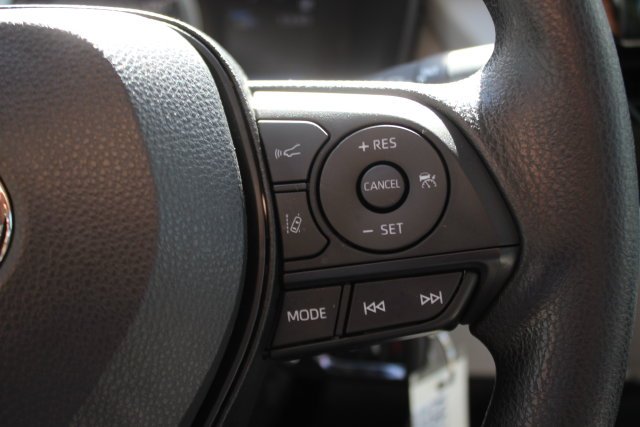 Used 2022 White Toyota LE image 15