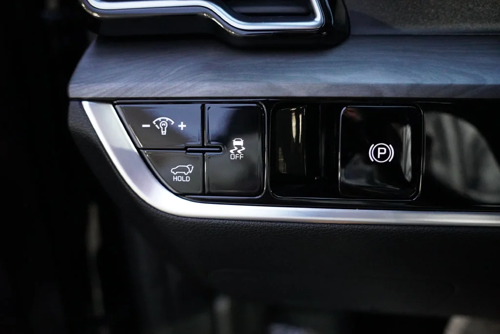 Used 2024 Gravity Gray Kia X-Line image 25