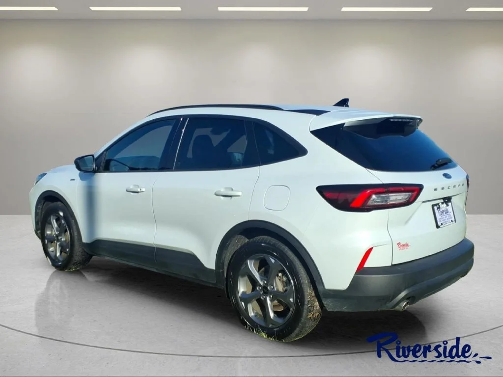 Used 2025 Silver Ford ST-Line image 4