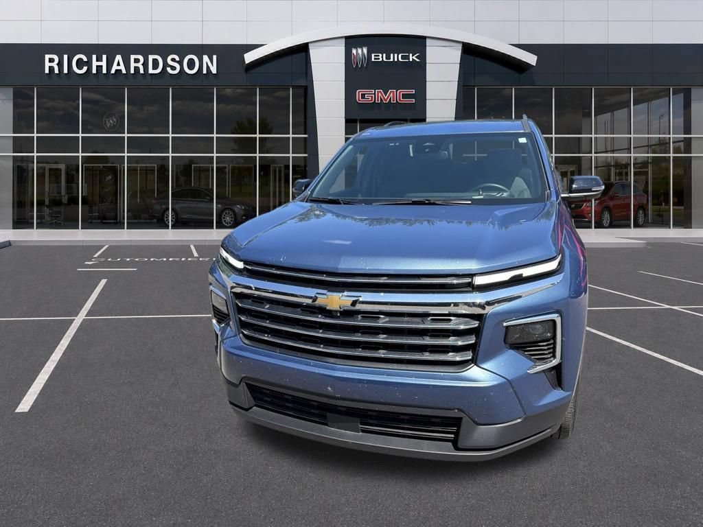 Used 2025 Lakeshore Blue Metallic Chevrolet LT image 4