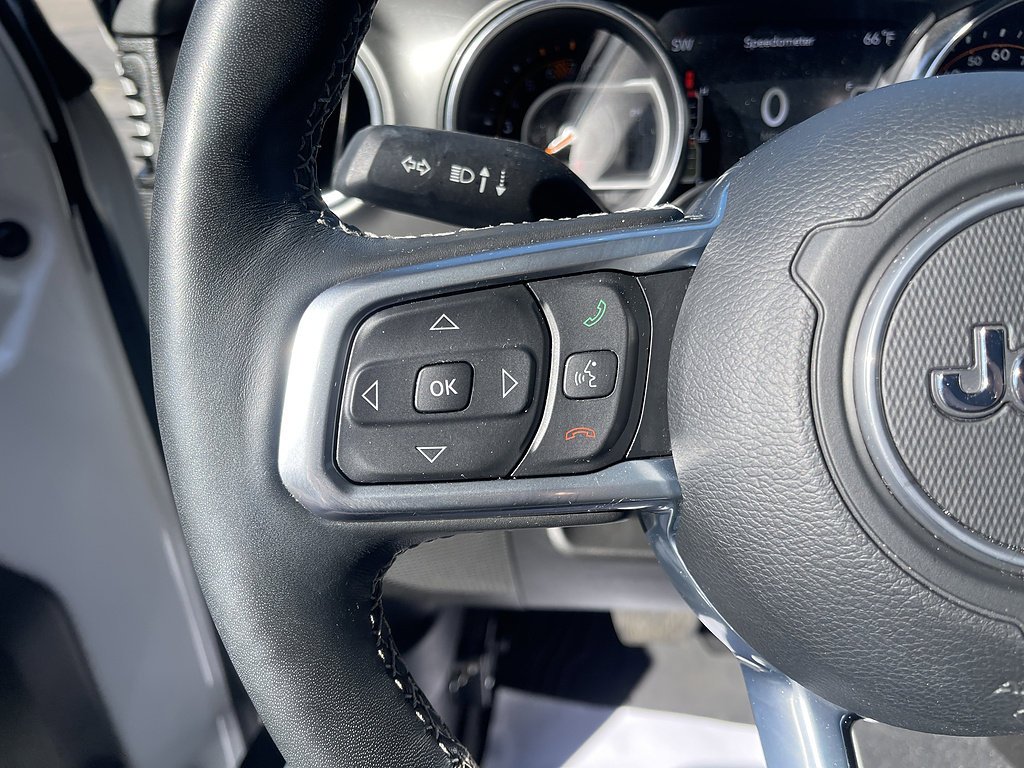 2022 Jeep Wrangler Unlimited Sahara - Photo 24