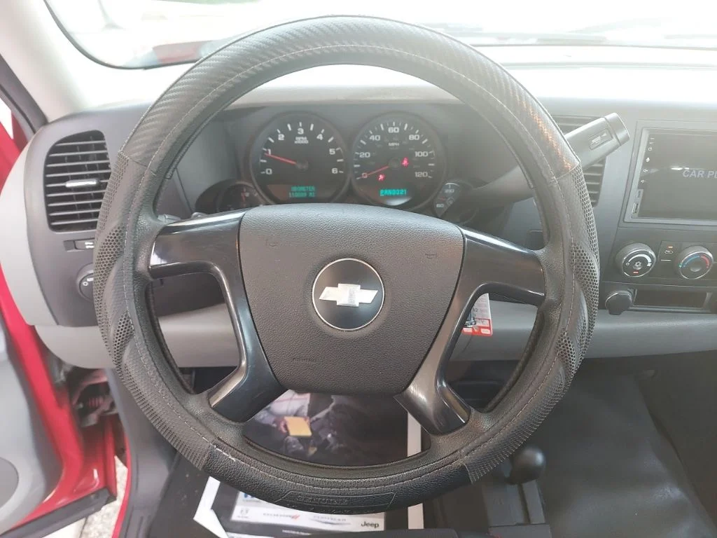 Used 2007 Red Chevrolet Work Truck image 13