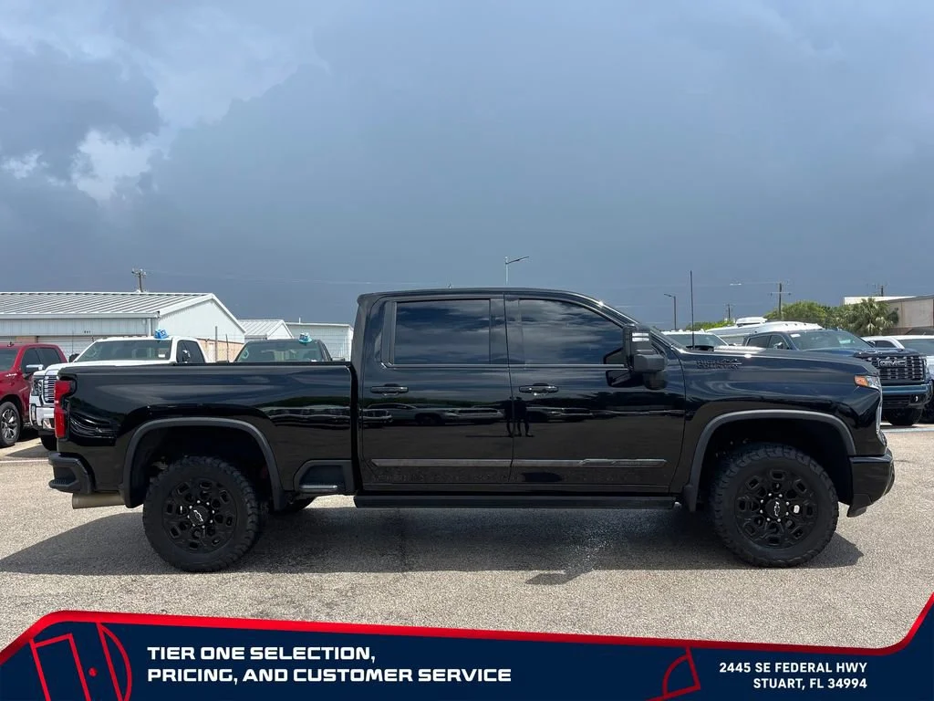 Used 2024 Black Chevrolet High Country image 8