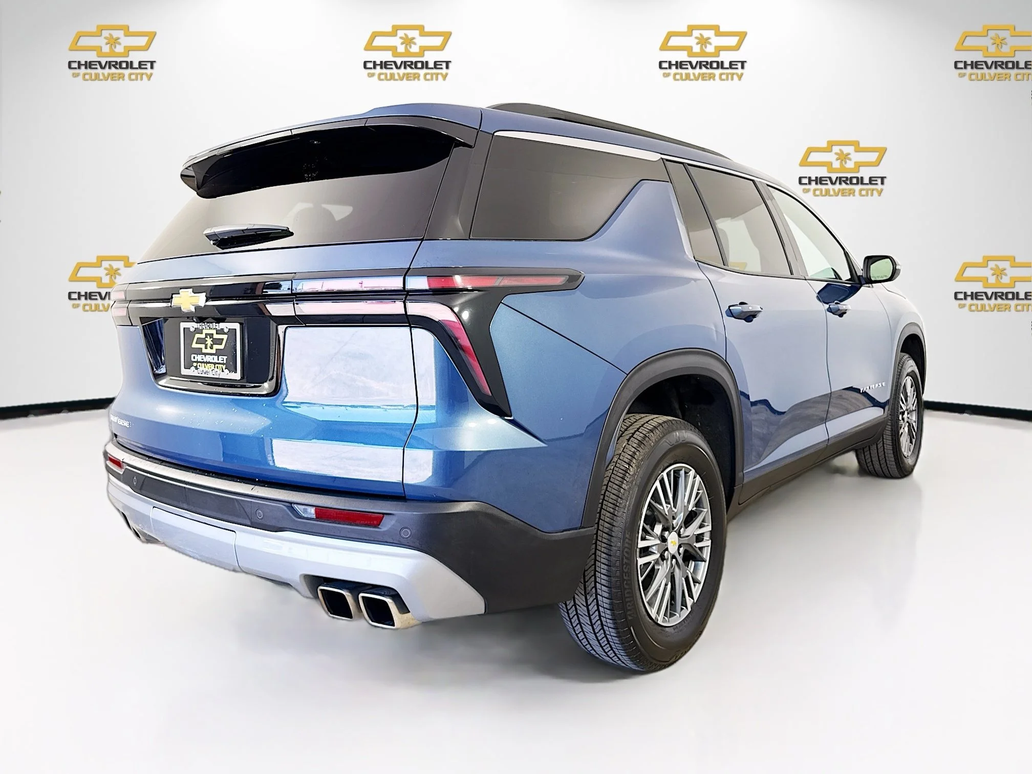 Used 2025 Lakeshore Blue Metallic Chevrolet LT image 8