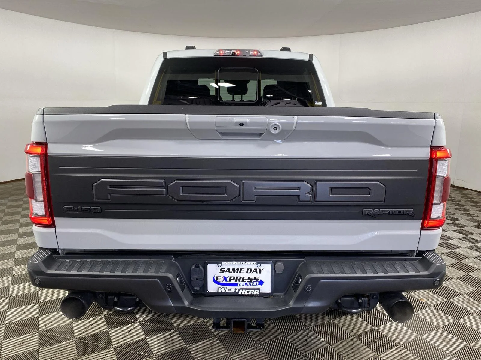 Used 2023 Avalanche Gray Ford Raptor image 5