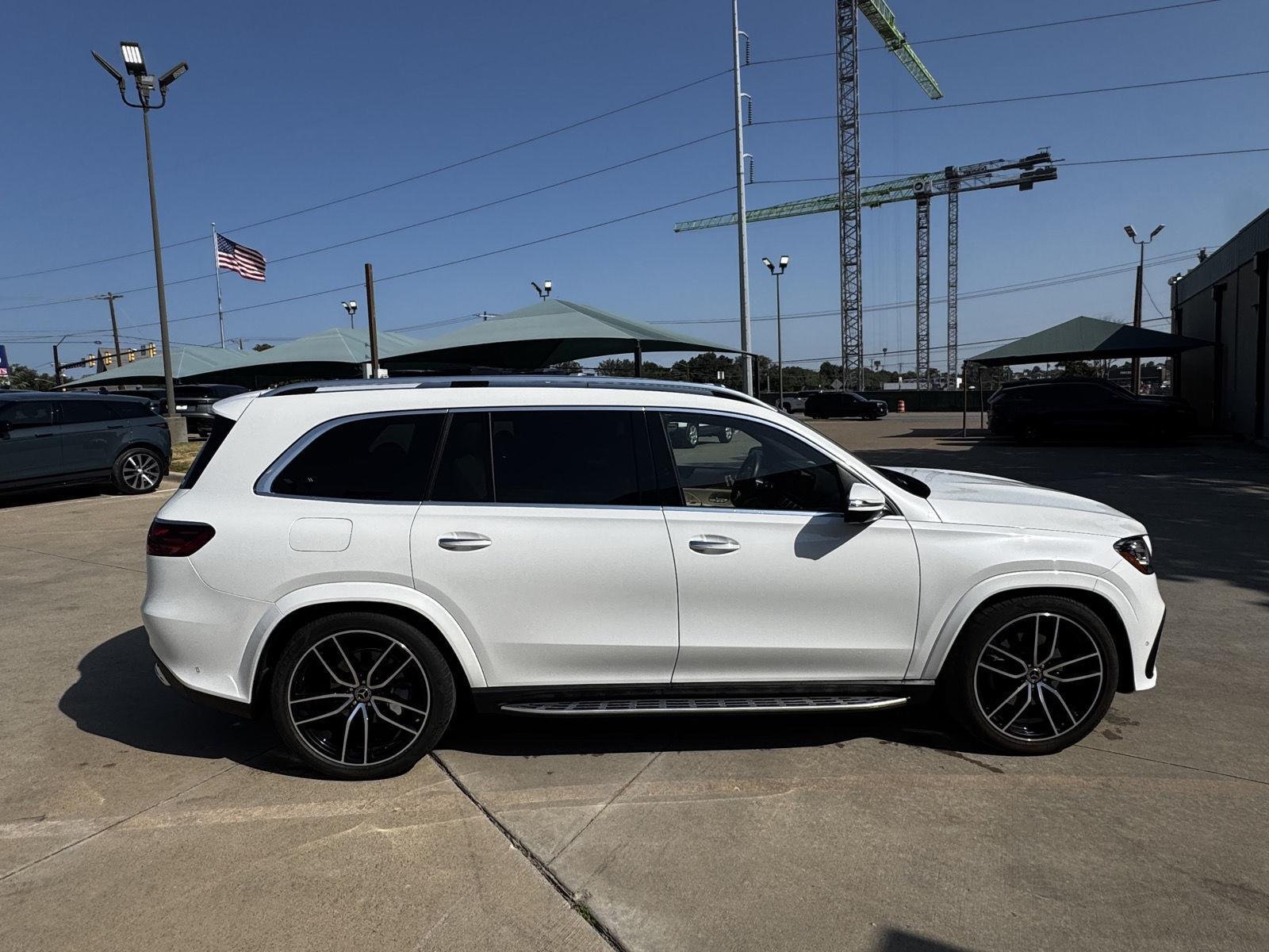 Used 2025 Moonlight White Metallic Mercedes-Benz GLS 450 4MATIC® image 10