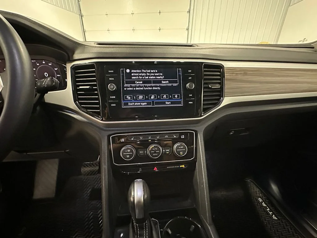 Used 2023  Volkswagen SEL image 37