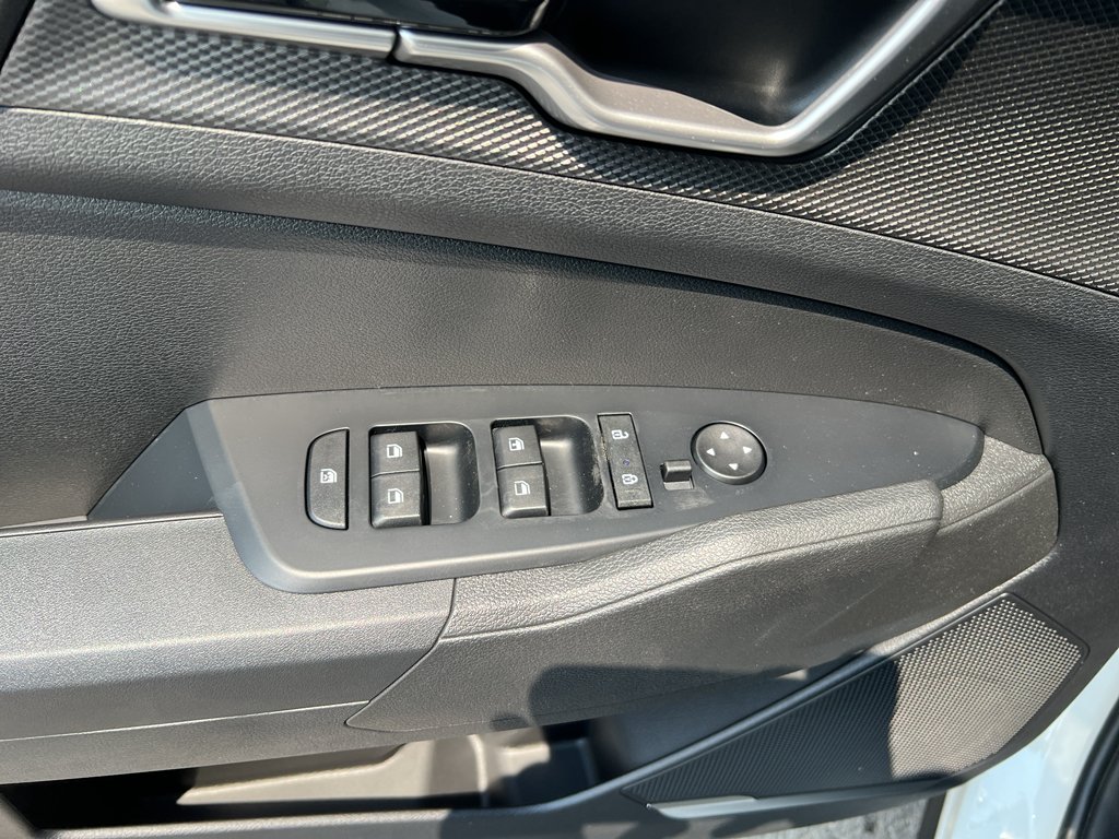 2025 Kia Sportage LX Hybrid - Photo 17