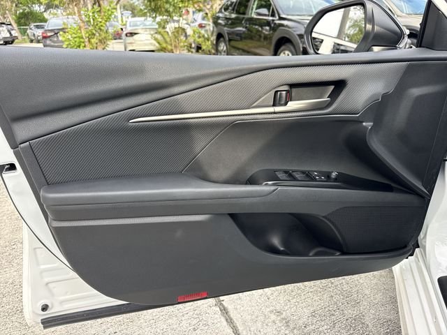 2026 Toyota Camry SE - Photo 13