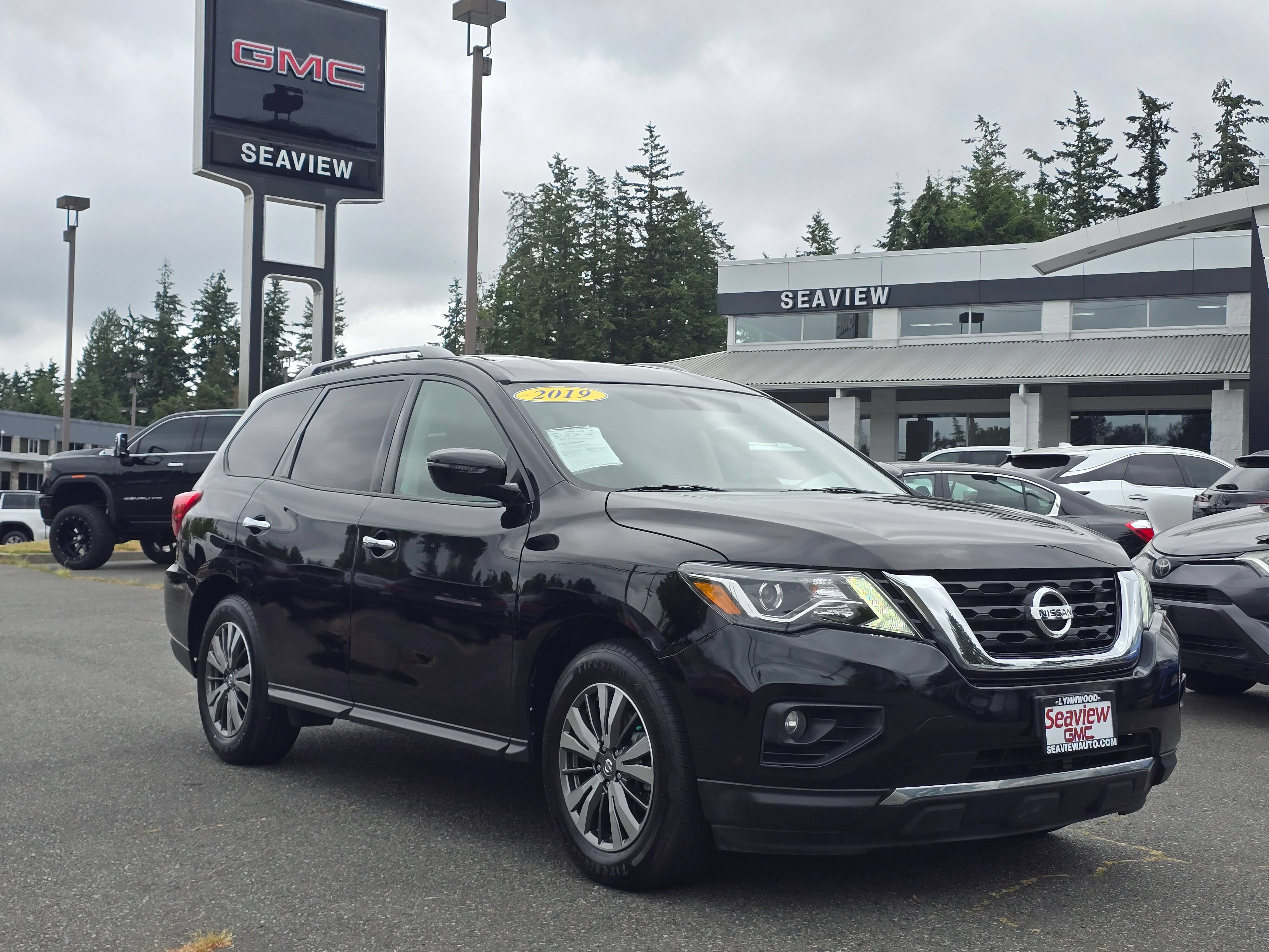 2019 Nissan Pathfinder SV 2WD's photo