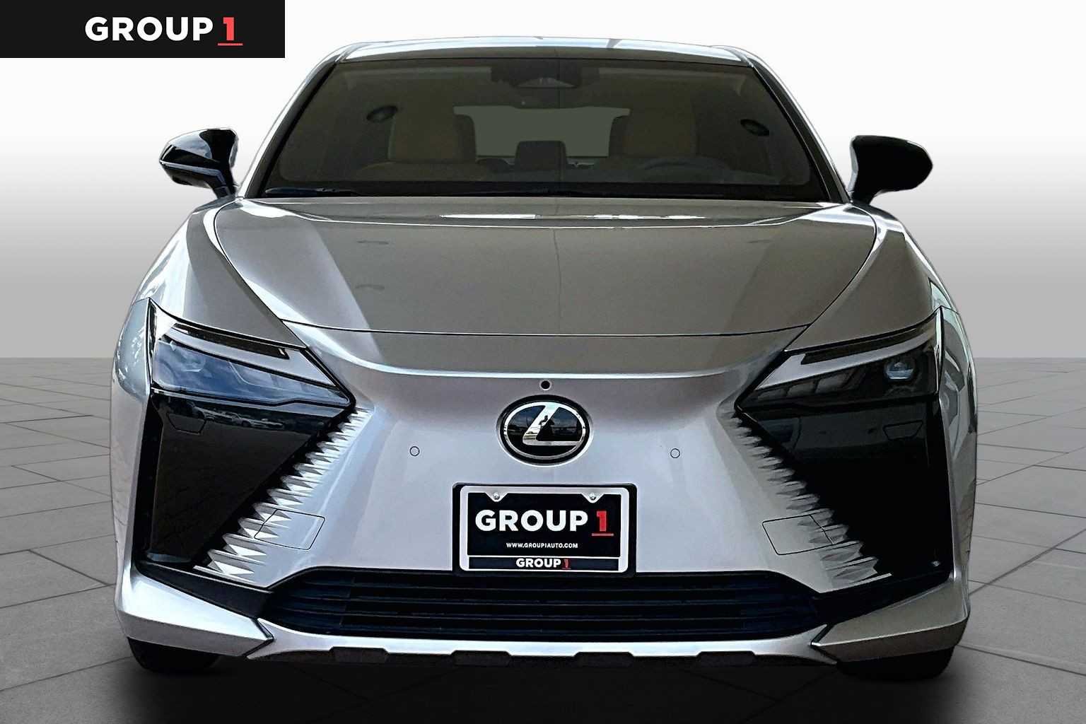 Certified Used 2023 Iridium Lexus Luxury image 3