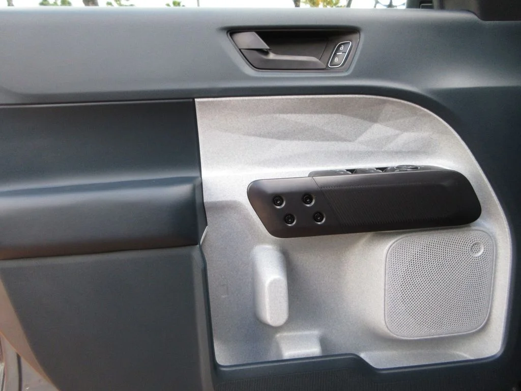 New 2026 Carbonized Gray Metallic Ford XLT image 10