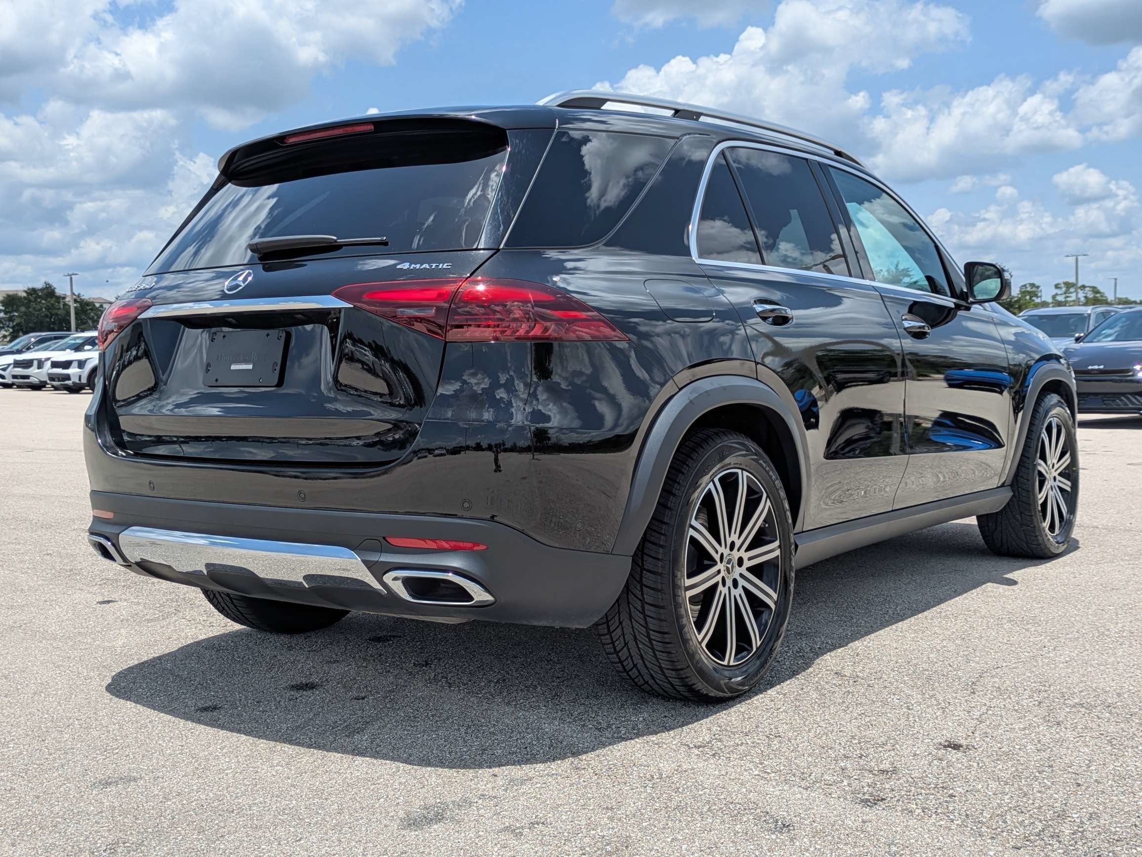 Used 2025 Obsidian Black Metallic Mercedes-Benz GLE 350 image 5