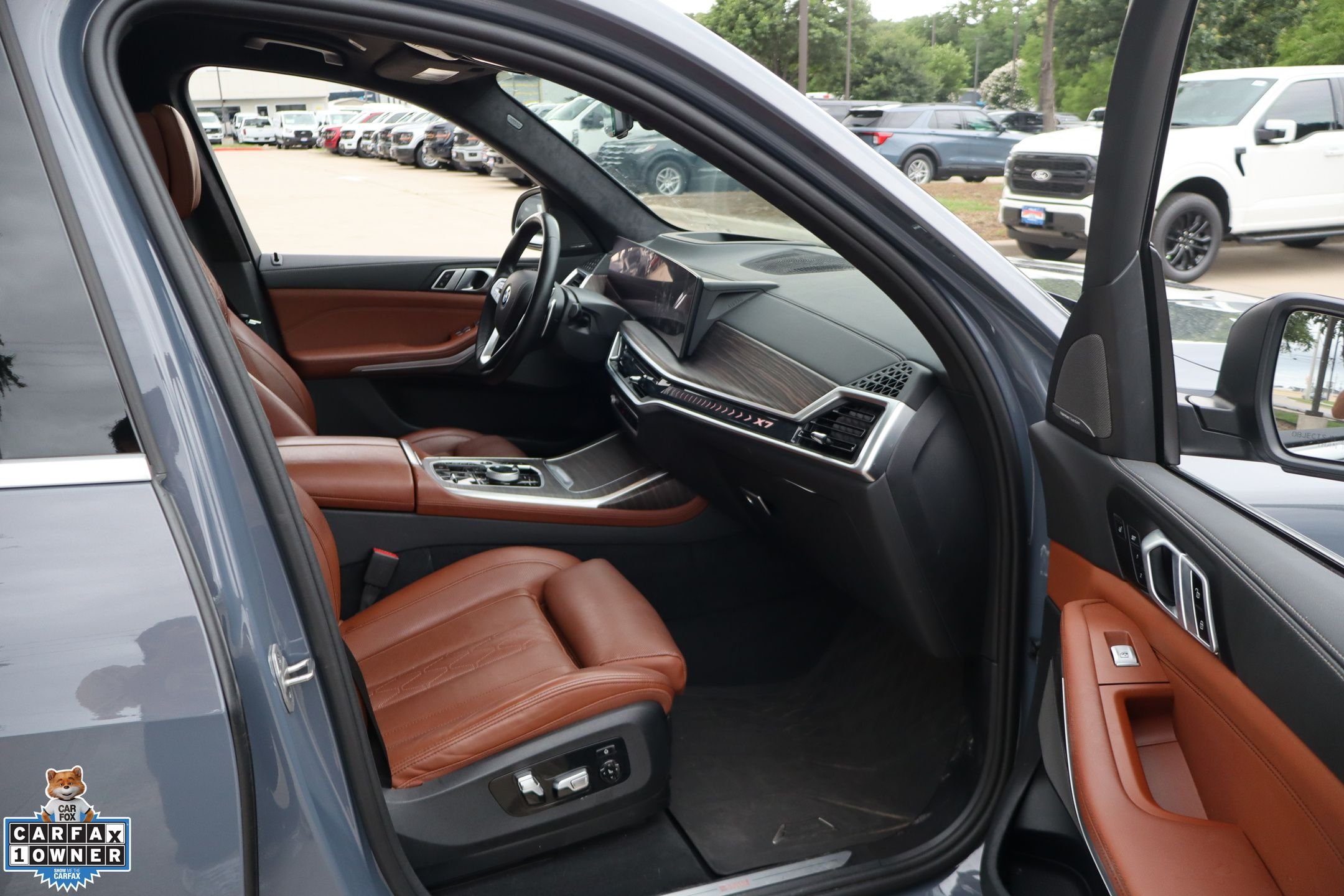 Used 2024  BMW xDrive40i image 32