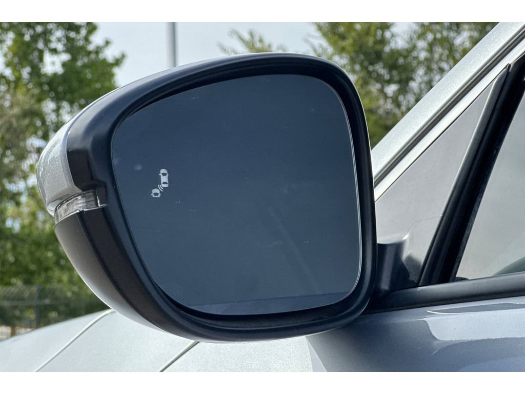 Used 2024 Solar Silver Metallic Honda EX-L image 10