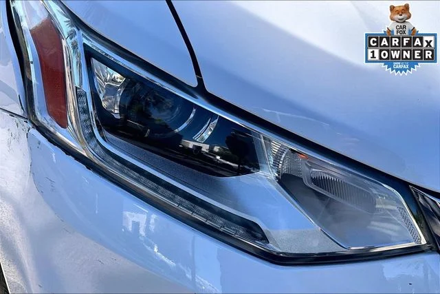 Used 2019 Summit White Chevrolet LS image 27