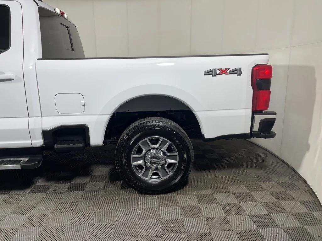 Used 2023 White Ford Lariat image 5
