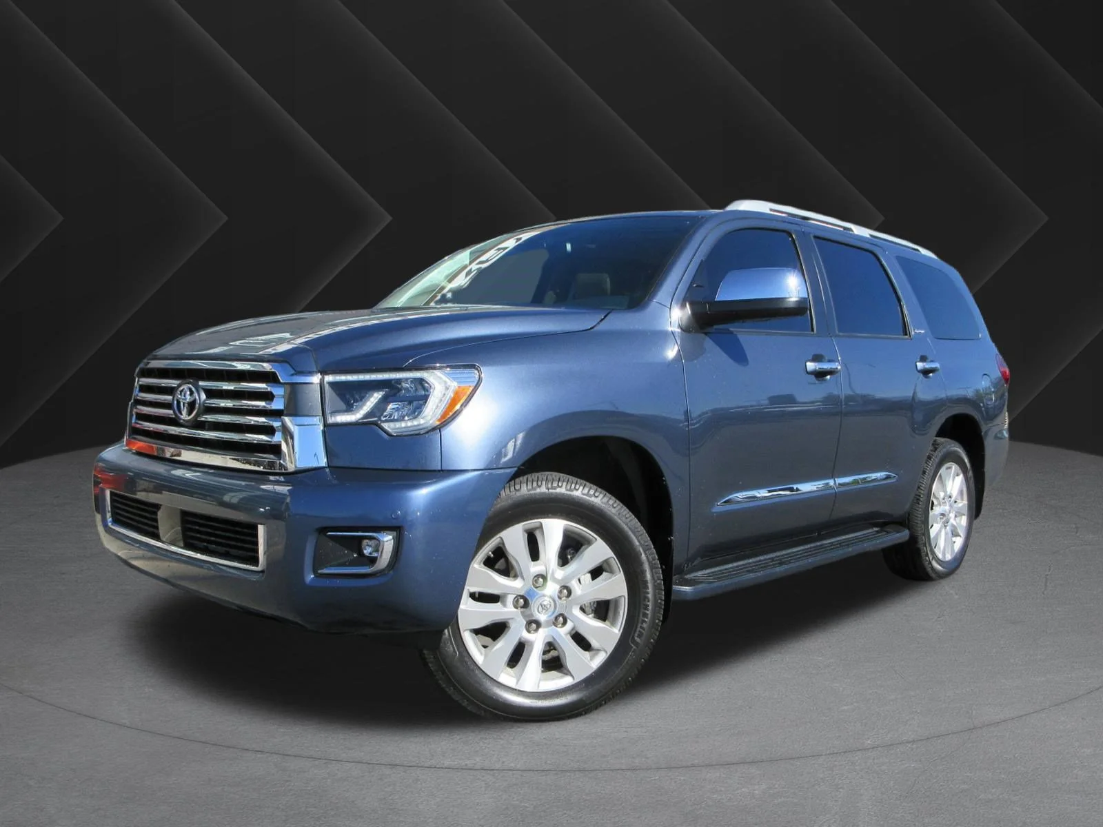 2020 Toyota Sequoia 5.7 Auto 4WD Platinum's photo