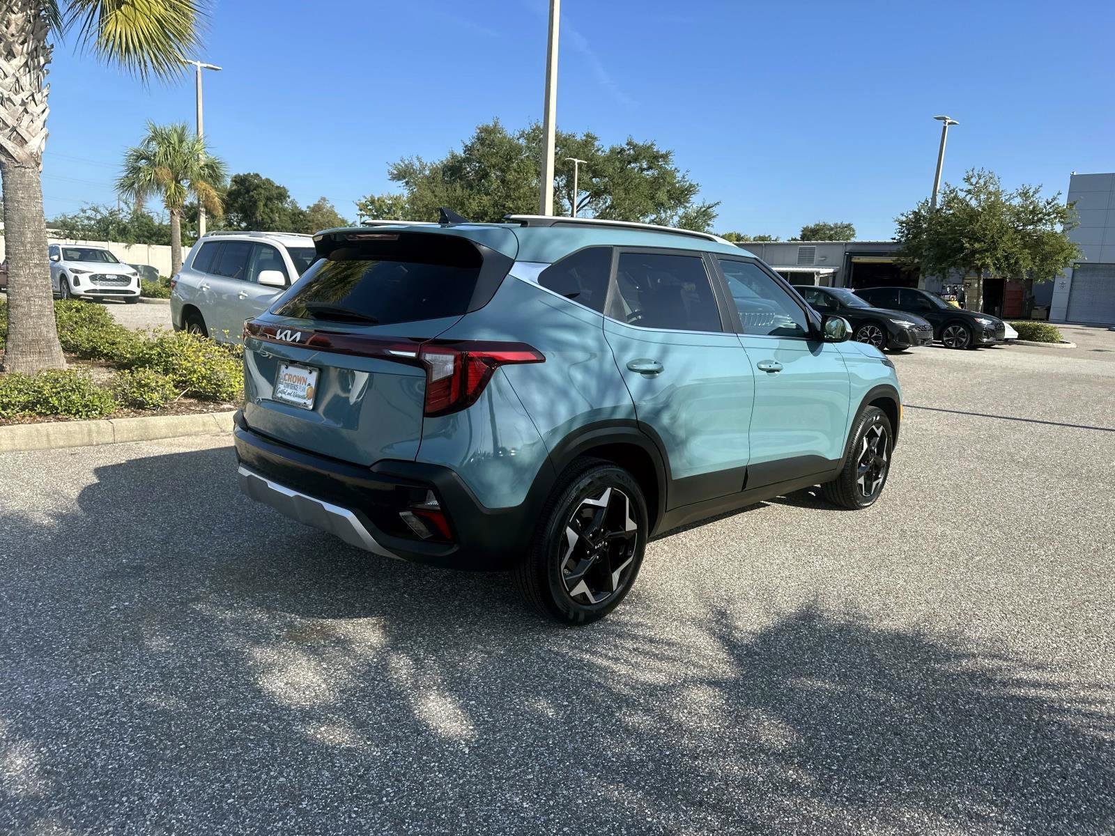 Used 2025 Pluton Blue Kia EX image 3