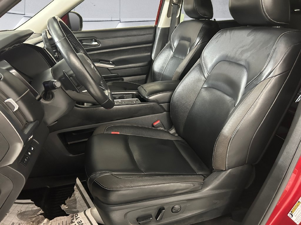 Used 2023 Red Nissan SL image 7