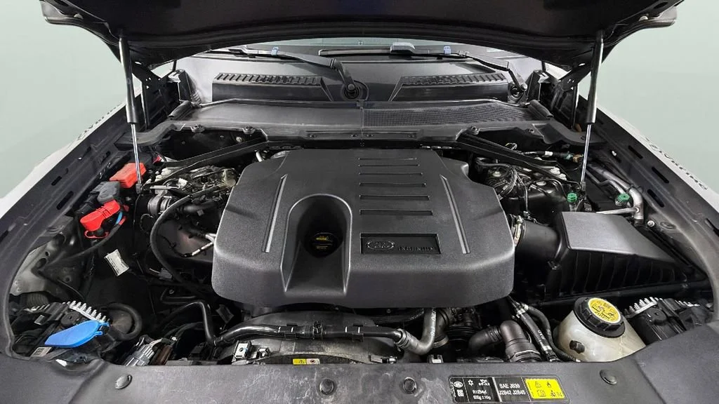 Used 2023 Gray Land Rover 110 X-Dynamic SE image 39
