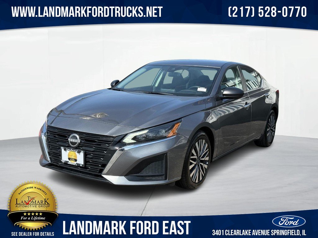 Used 2025 Gun Metallic Nissan SV FWD image 1