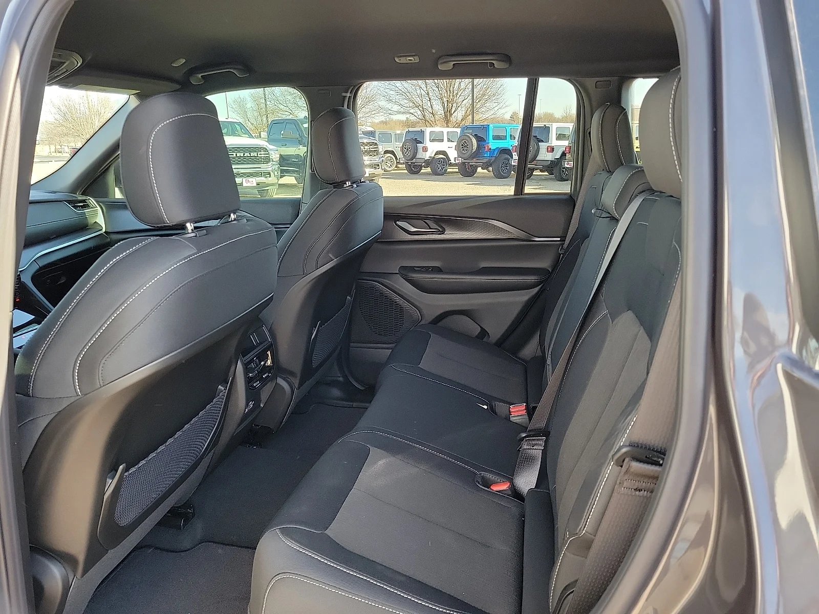 New 2025 PAS Baltic Grey Jeep LAREDO 4X4 image 9