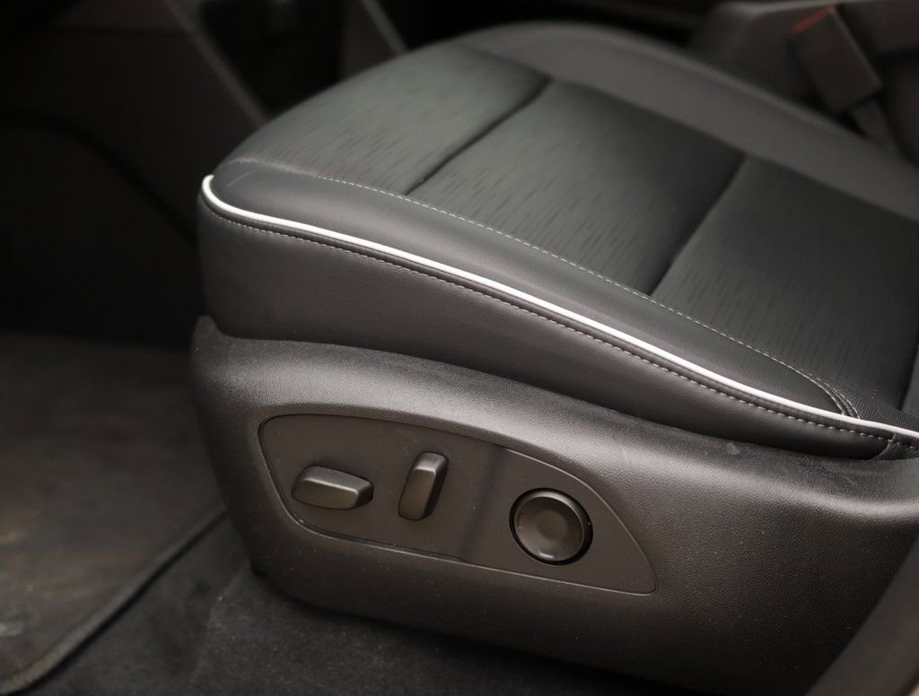 Used 2025 Moonstone Gray Metallic Buick Sport Touring image 23