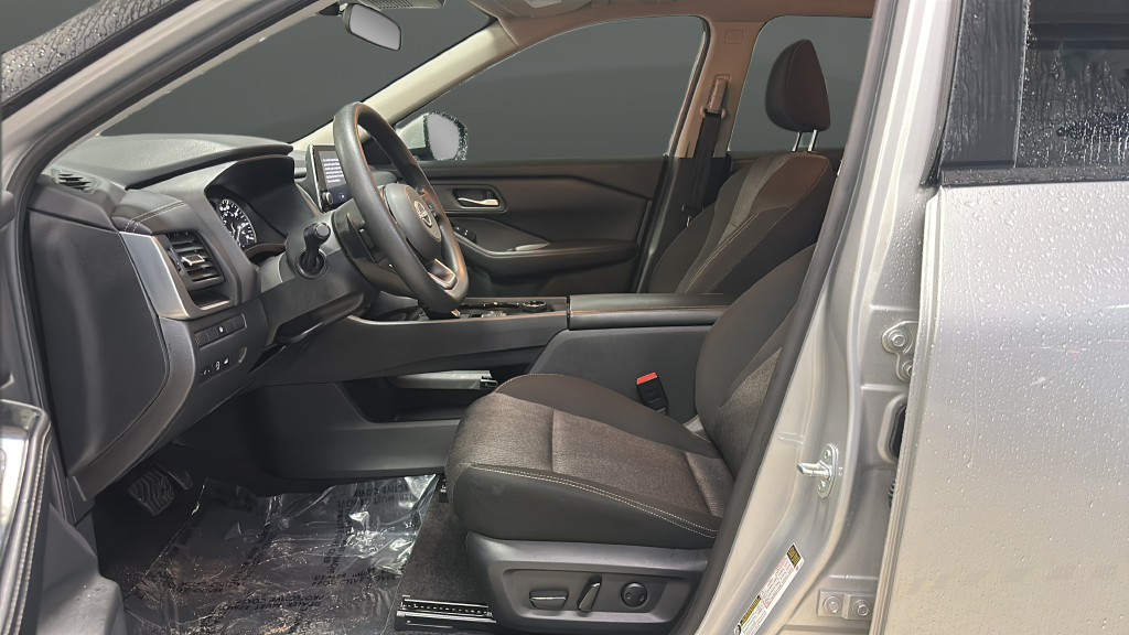 Used 2024 Brilliant Silver Metallic Nissan SV image 9