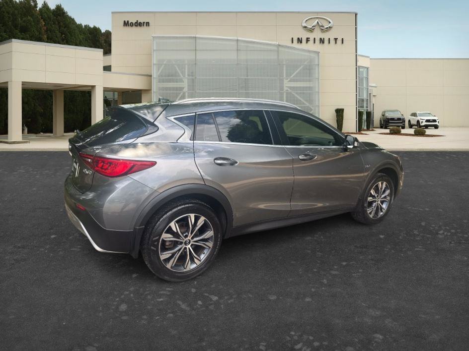 Used 2017 Graphite Shadow INFINITI Premium image 5