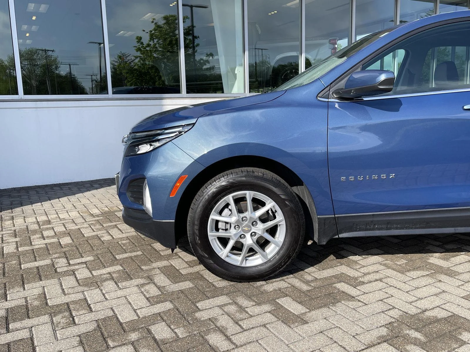 Used 2024 Lakeshore Blue Metallic Chevrolet LT image 9