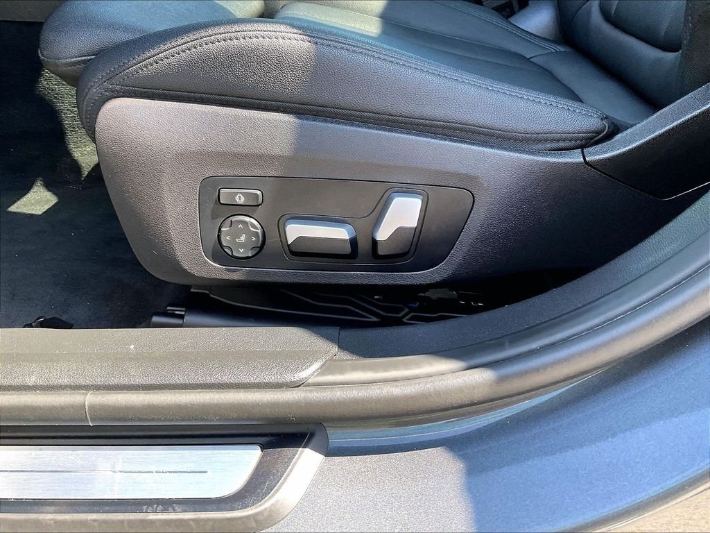 Used 2021 Gray BMW 330i xDrive image 27
