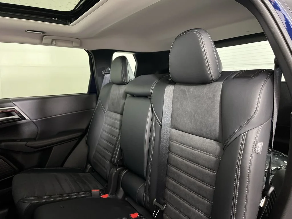 New 2026 Blue Mitsubishi SE 1.5T S-AWC image 24