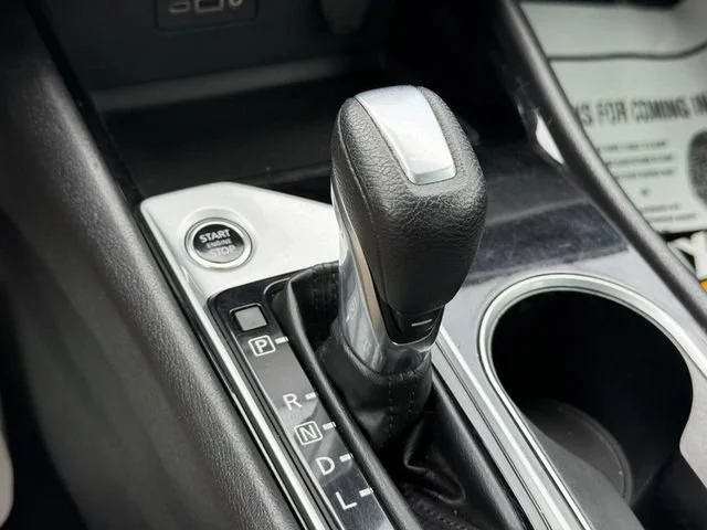 Used 2024 Silver Nissan 2.5 SV image 22