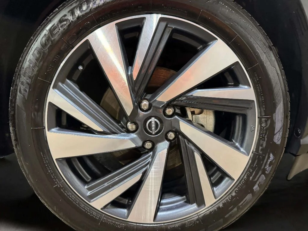 Certified Used 2024 Pearl White Tricoat Nissan SL image 32