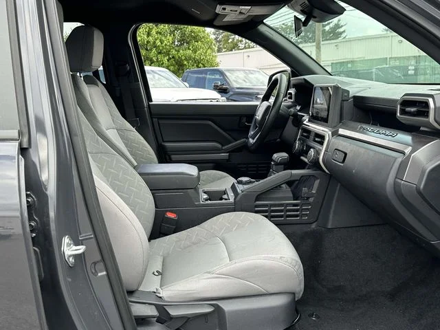 Used 2025  Toyota SR5 image 13