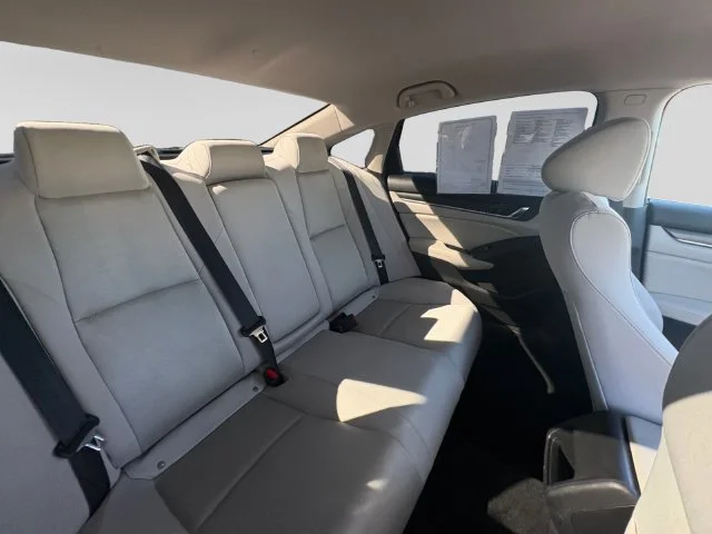 Used 2018 Red Honda LX 1.5T image 26