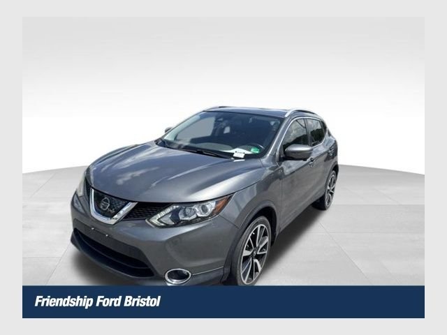 Used 2017 Gray Nissan SL image 1