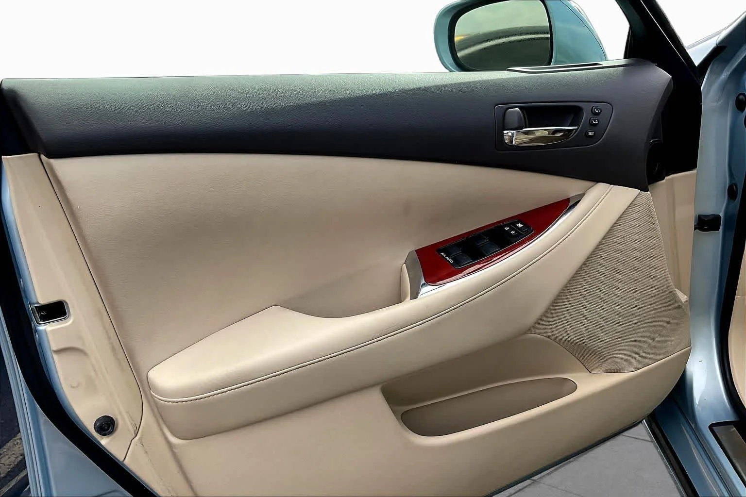 Used 2012 Cerulean Blue Metallic Lexus  image 22