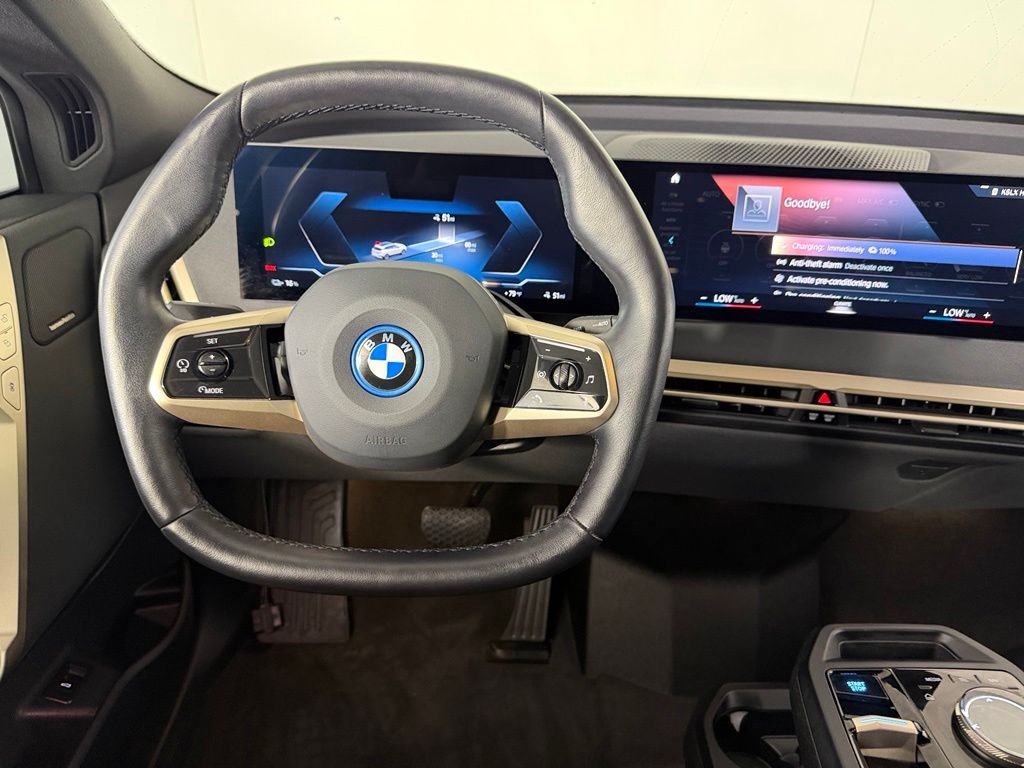 Used 2023 White BMW xDrive50 image 11