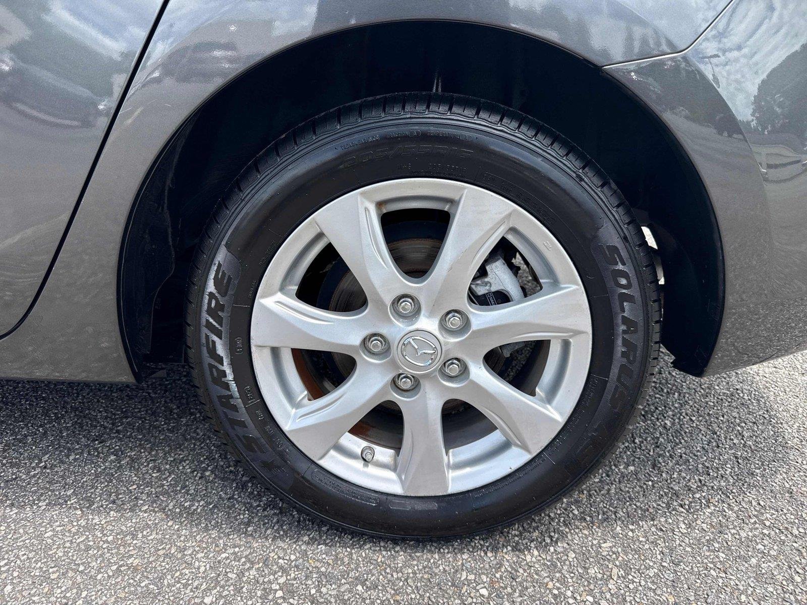 Used 2010 Graphite Mica Mazda i Touring image 29