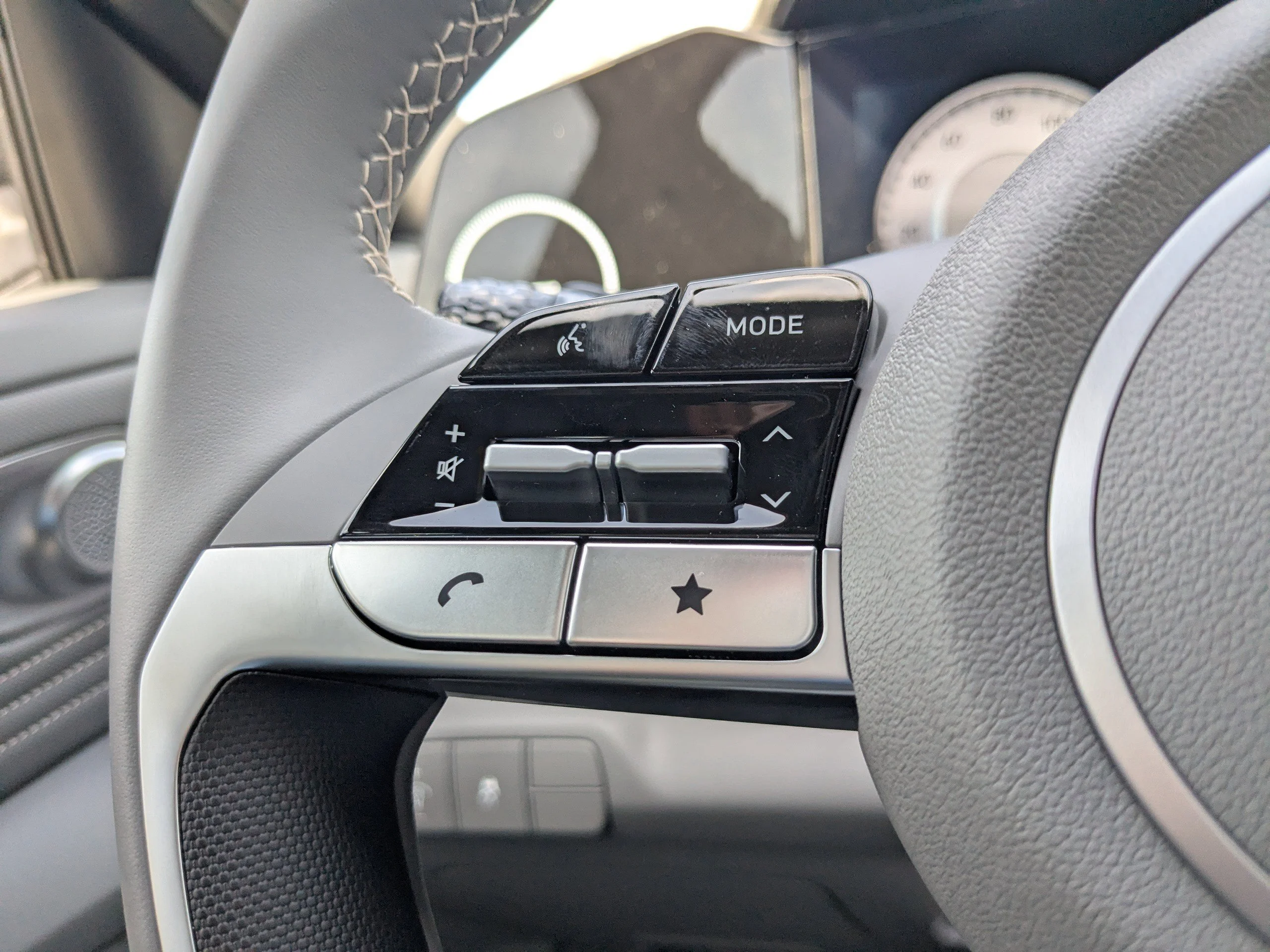 2025 Hyundai Elantra SEL - Photo 18