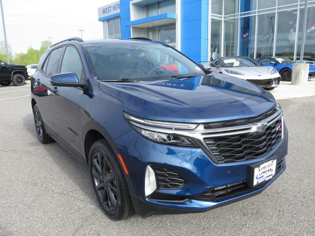 Used 2023 Blue Chevrolet RS image 3