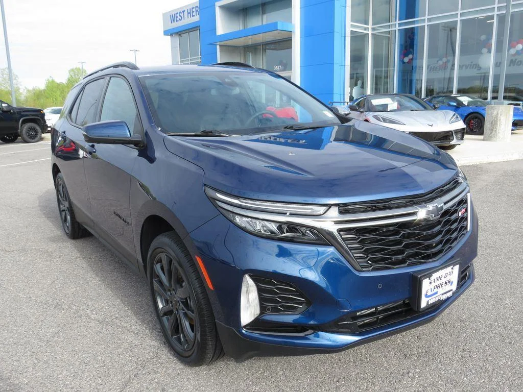 Used 2023 Blue Chevrolet RS image 3