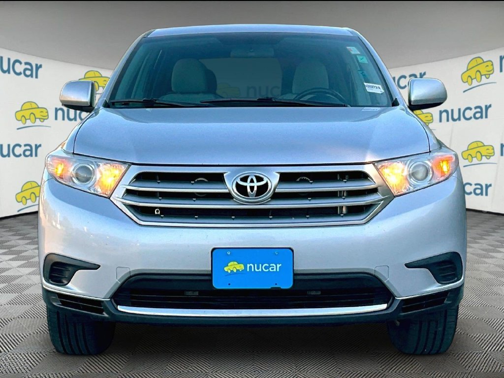 Used 2013 Silver Toyota Base image 2
