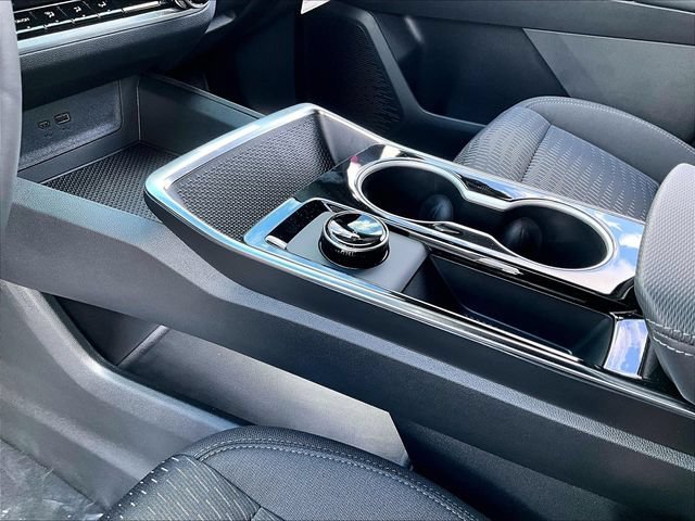 2027 Chevrolet Equinox LT - Photo 13