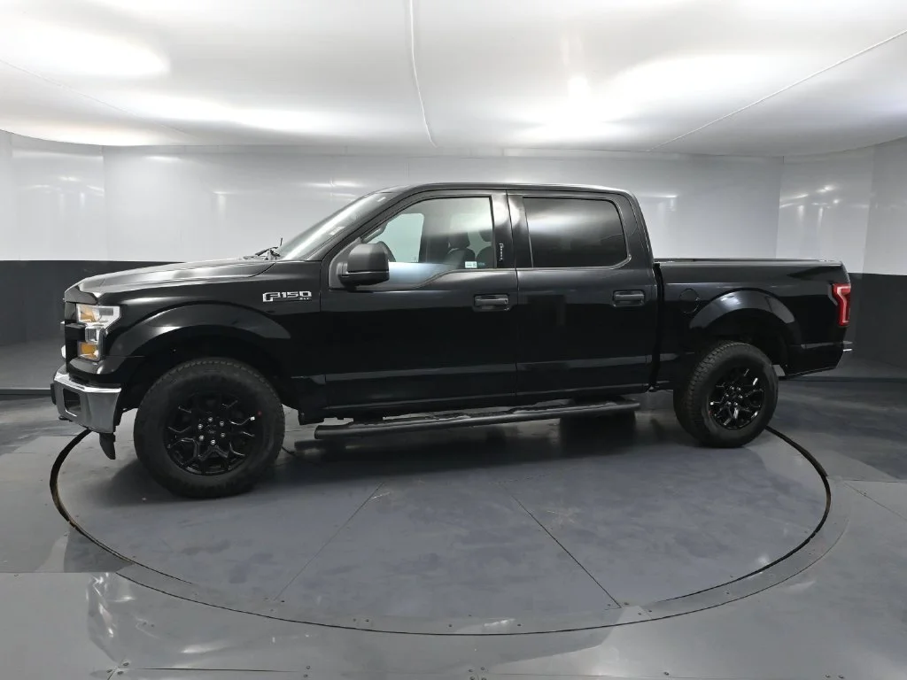 Used 2017 Black Ford XLT image 8