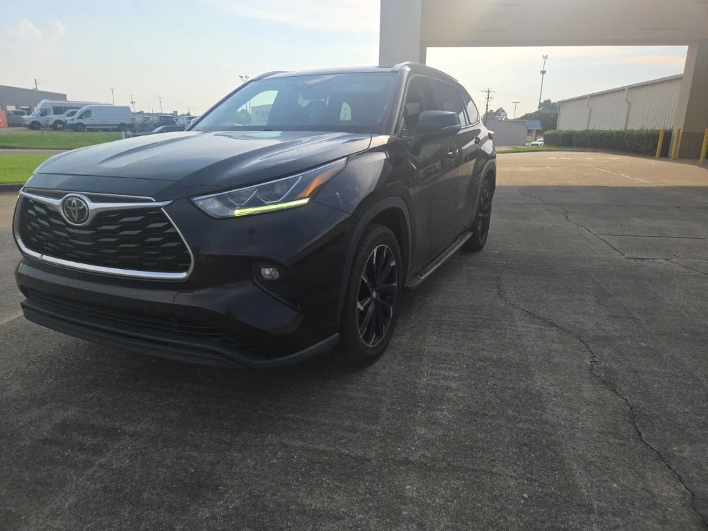 Certified Used 2021 Brown Toyota Limited image 3
