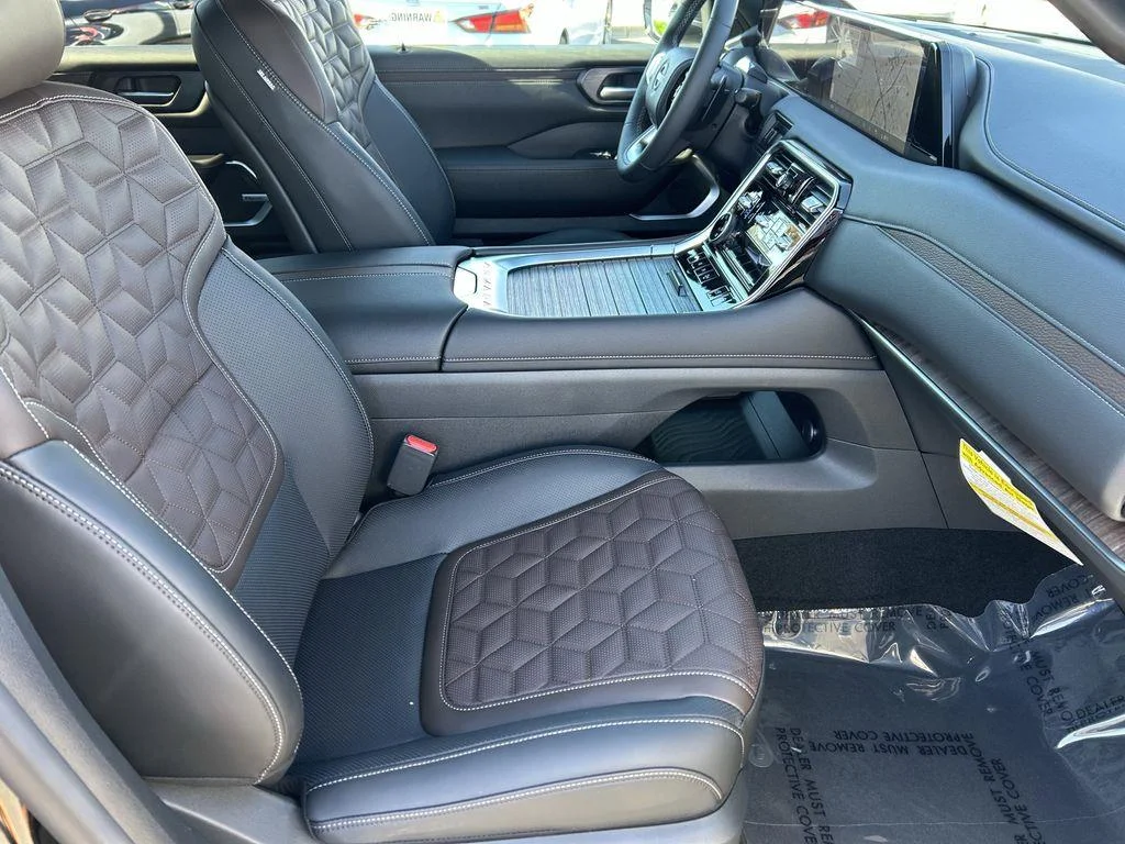 2026 Nissan Armada Platinum Reserve - Photo 9