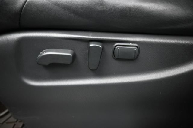 Used 2017 Gray Nissan Platinum image 31